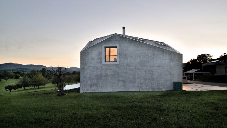 Freistehendes Haus: der Findling von Seltisberg    