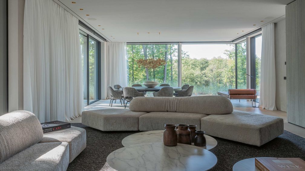 Neubau: Grandezza im Wald