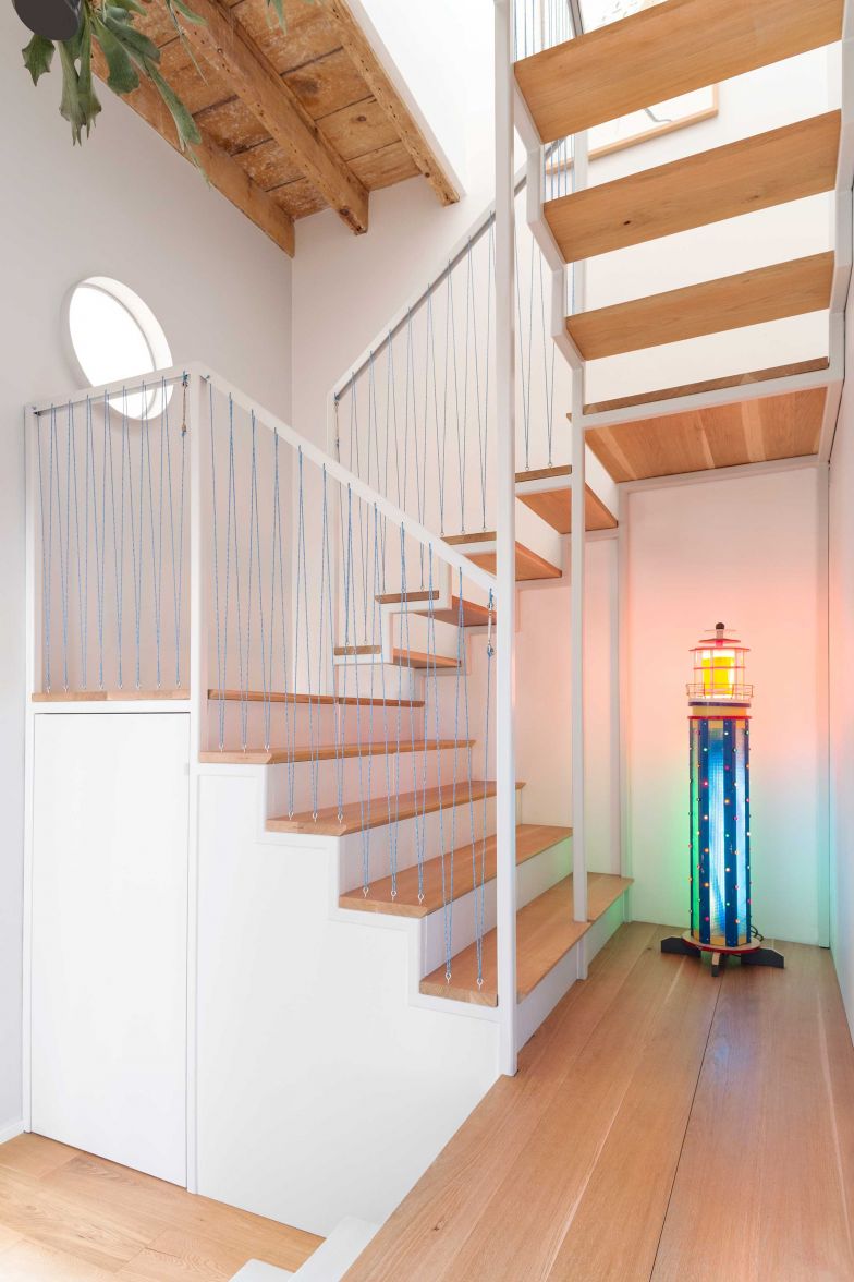 Die nautischen Anspielungen machen sich in der Treppe besonders bemerkbar.