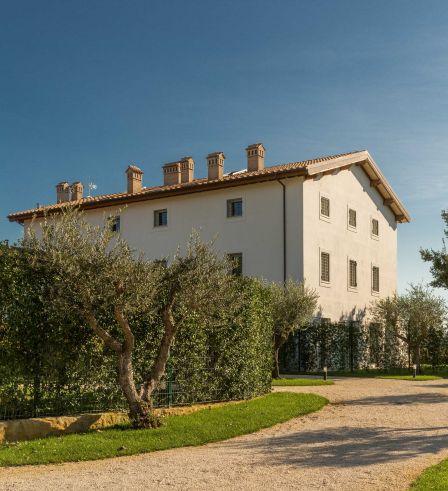 Ein Haus, wie aus der Zeit gefallen: Die Eigentümer nutzten das ungewöhnliche Jahr und liessen ihr Landhaus im nördlichen Stadtgebiet umbauen. 
