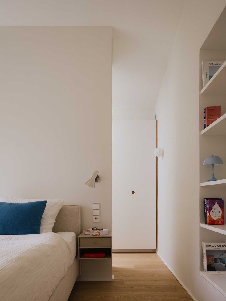 Die Schlafräume sind bewusst kompakt gehalten, um eine intime, gemütliche Atmosphäre zu schaffen.