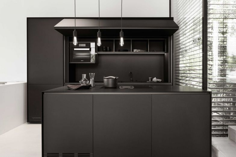 Die Küche wurde in Massarbeit für die Strandvilla entworfen.