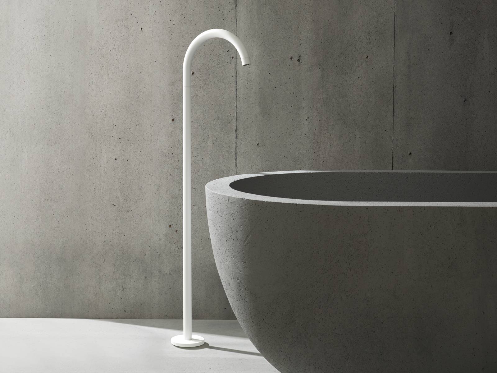 Ganz in Weiss präsentiert sich die im letzten Jahr vorgestellte Farbpalette. Die Armaturen des Unternehmens gab es schon immer in verschiedenen Farben. Die neue Farbe 28 Weiss matt erweitert das umfangreiche Spektrum und schafft neue Möglichkeiten für die individuelle Badplanung. Vola.