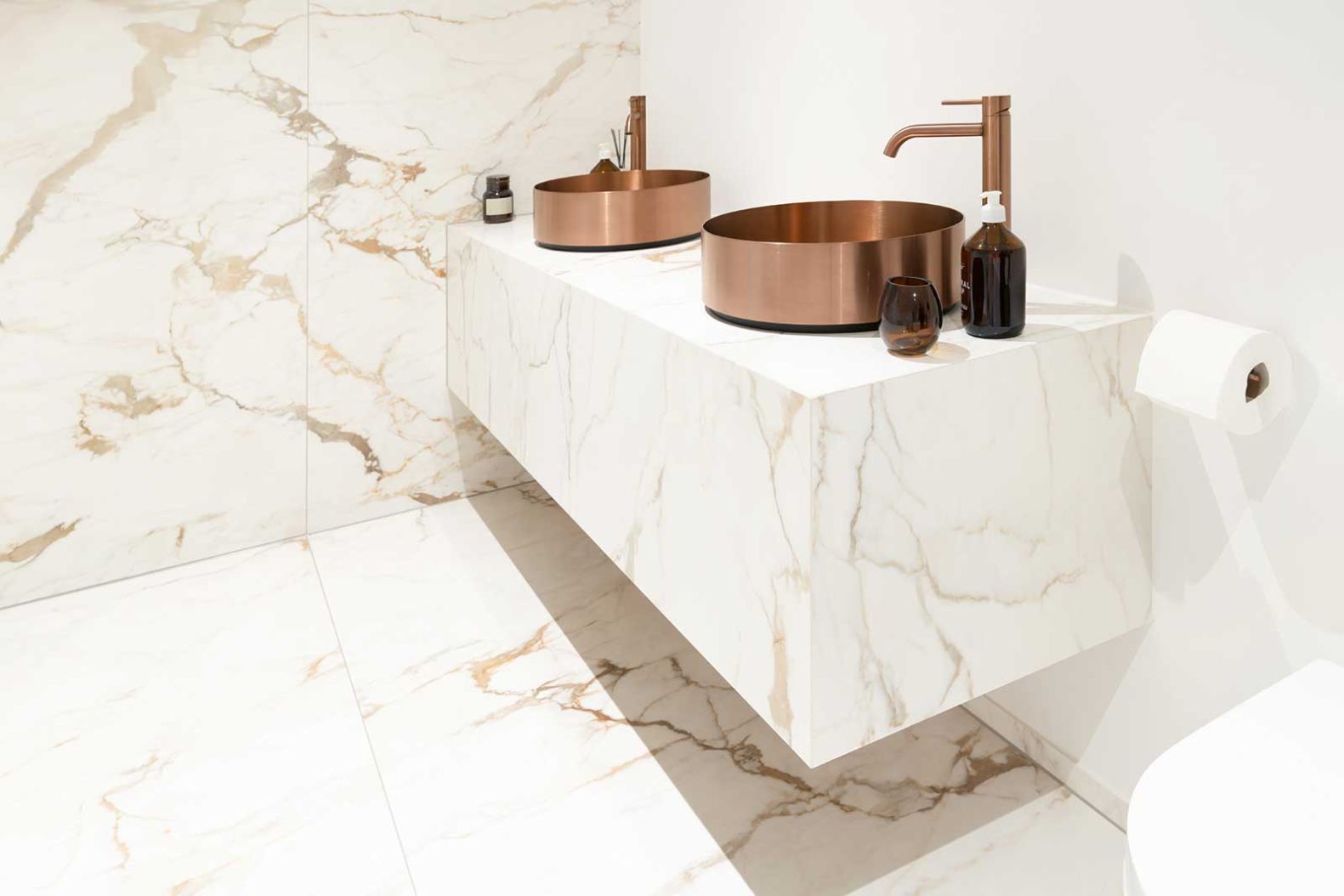 Wohnen nach Wunsch: «SABAG Living» eröffnet neue Perspektiven für die individuelle Einrichtung, von einzelnen Räumen bis hin zu harmonisch durchdachten Wohnlandschaften, für die ein fein abgestimmtes Moodboard entwickelt wird. Die stilvoll eingerichtete ­Musterwohnung in Biel bietet dazu Inspiration und erste Eindrücke. sabag.ch