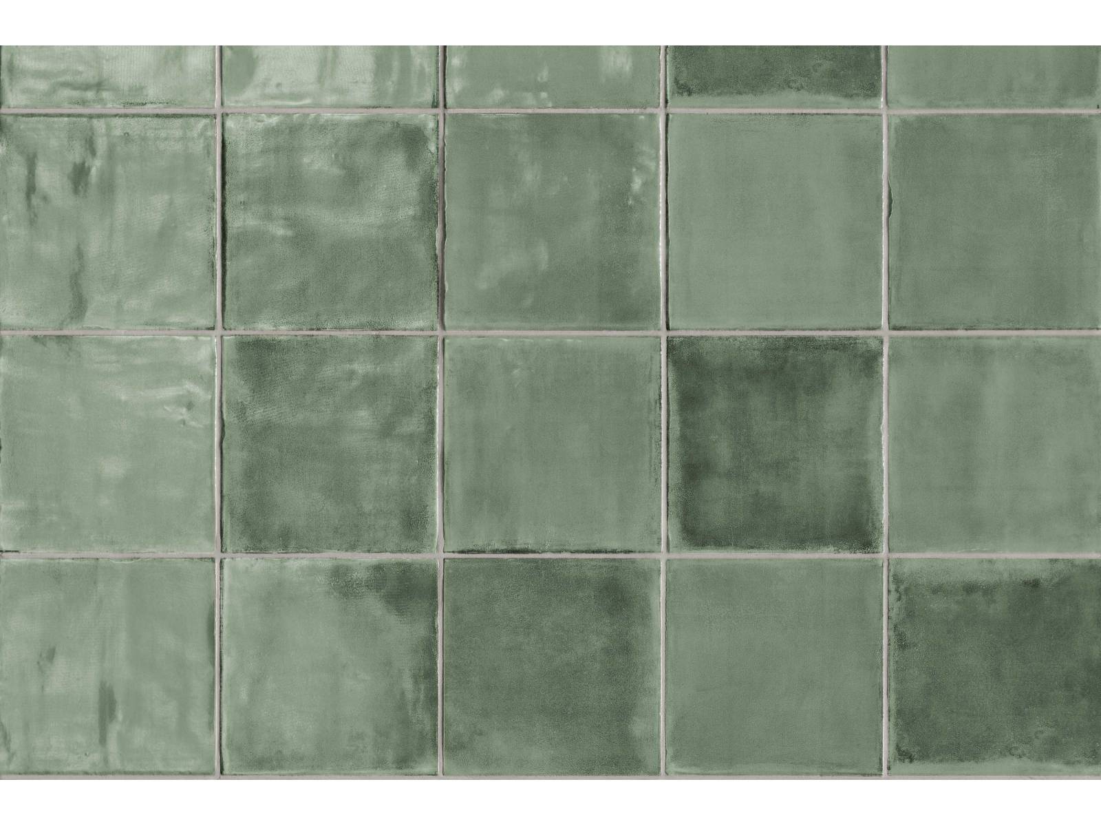 5 x 15 Zentimeter gross sind die schmucken Wandfliesen, die mit ihrer leichten Schattierung an handgefertigte marokkanische «Zellijes»-Platten erinnern. Die Farben wie Fresh Thyme sind von der Natur inspiriert. HGC.