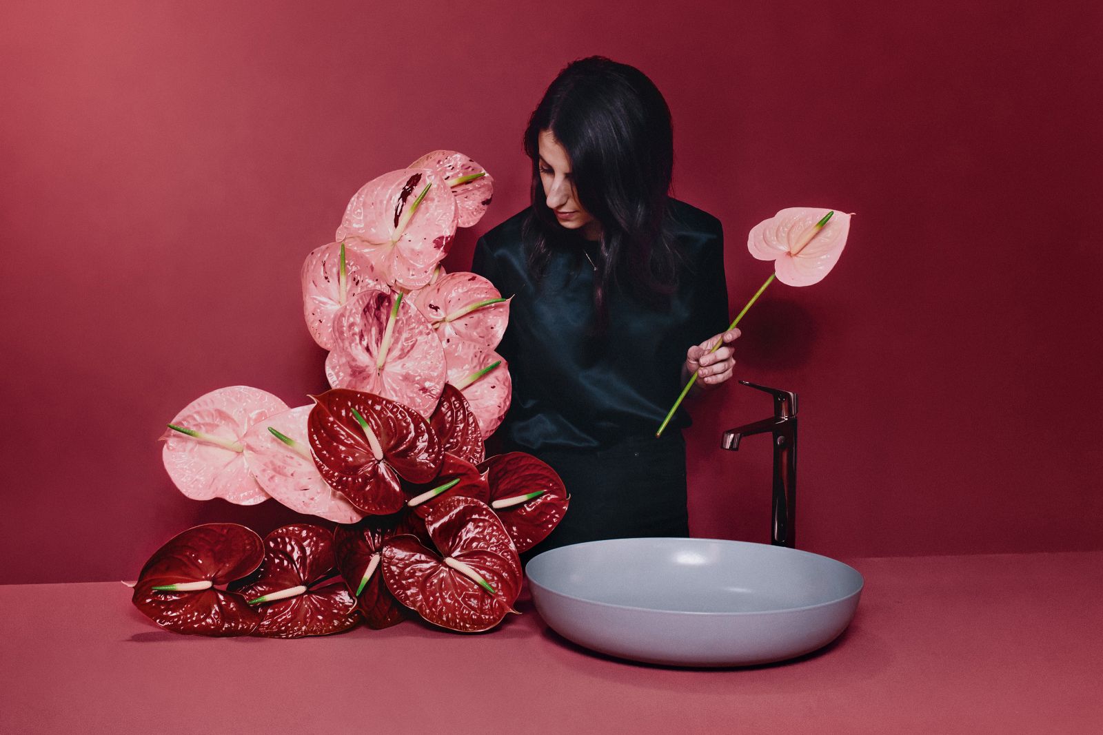 Die unter dem Pseudonym Mary Lennox arbeitende Künstlerin verleiht internationalen Interieur- und Modedesignproduktionen den letzten Schliff.