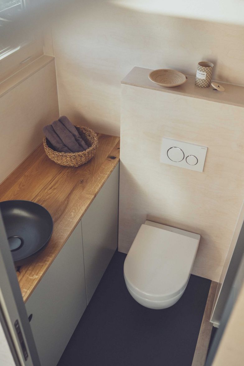 Für die Badezimmerausstattung ist Kaldewei mit an Bord.