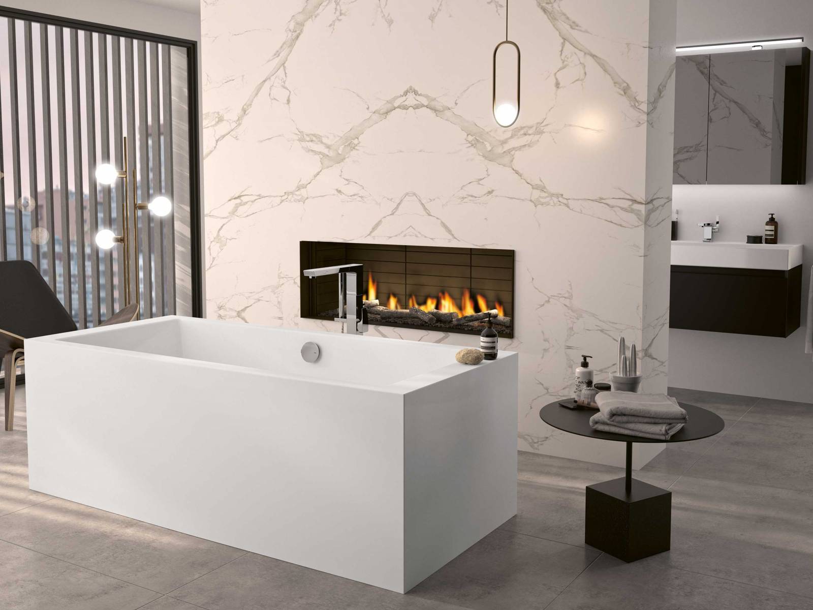 Die Badewanne «Genf» wird aus einem speziellen Sanitäracryl gefertigt und überzeugt nicht nur mit ihrer puristischen Form, sondern auch mit ihrer Ausstattung, die optional Farblicht- und Rückentherapie sowie ein Entertainmentsystem umfasst. REPABAD.