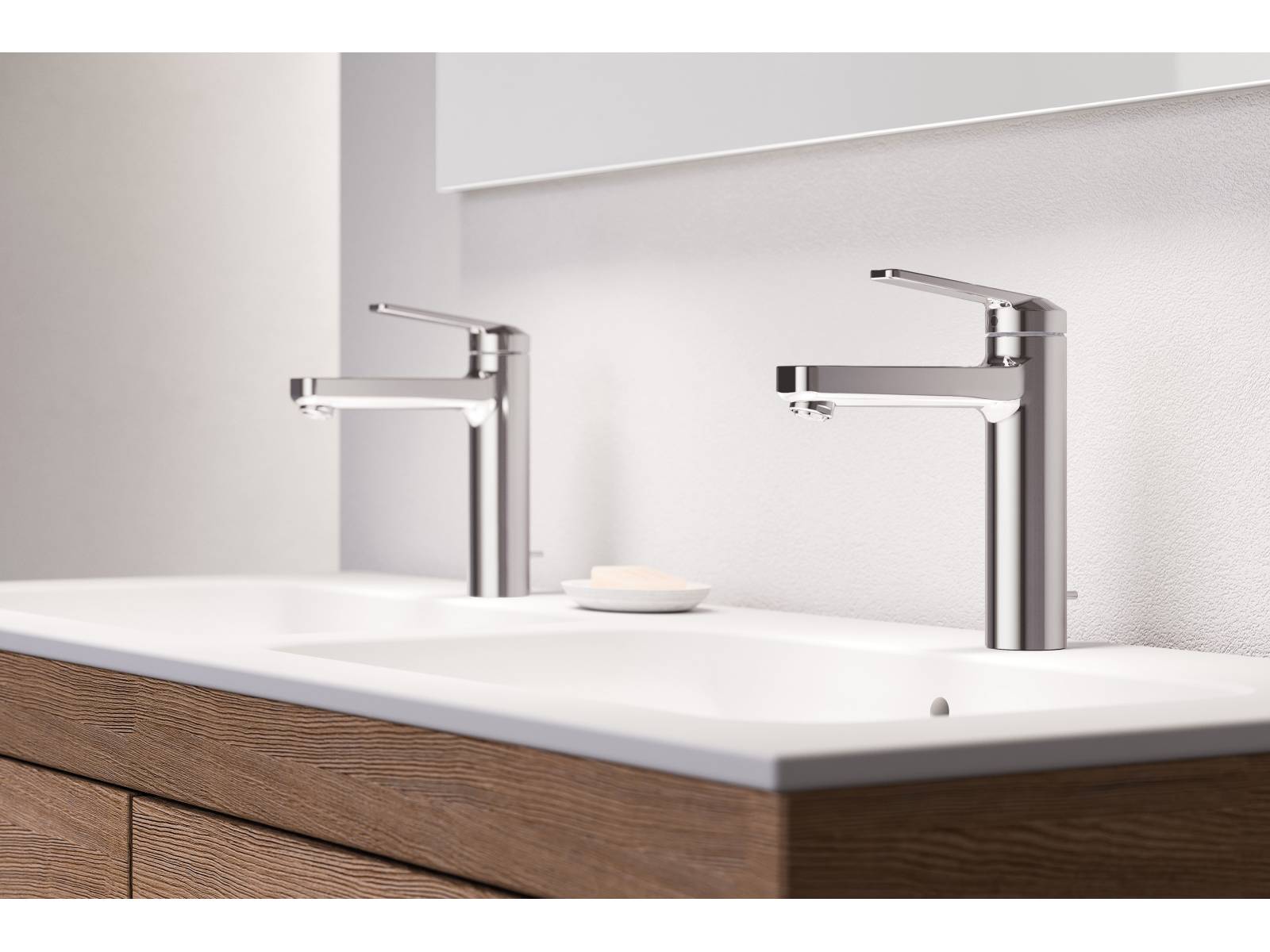 Domo ist keine Unbekannte: Die Armaturenlinie wurde bereits 1982 lanciert. Weil ihre Beliebtheit ungebrochen ist, hat sie nun ein Facelifting bekommen. Neben dem verfeinerten Design überzeugt sie auch mit inneren Qualitäten. Eine neue Technik sorgt dafür, dass Wassermenge und -temperatur präzise eingestellt werden können. KWC.