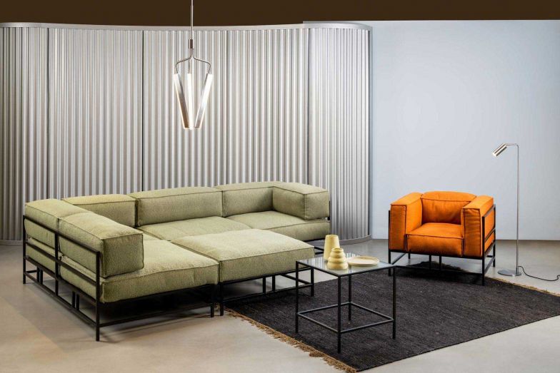 Nachhaltige Möbelqualität: Seit 30 Jahren legt Brühl Wert auf die Nachhaltigkeit seiner Produkte und Prozesse. Das oberfränkische Familienunternehmen wurde 2023 als einer der ersten Möbelhersteller mit dem neuen RAL-Gütezeichen «Möbel Zirkulär Nachhaltig» ausgezeichnet. Das Zertifikat von der Deutschen Gütegemeinschaft Möbel (DGM) soll Kundinnen und Kunden dabei helfen, nachhaltige Möbel im Handel besser zu erkennen. Meilensteine der nachhaltigen Herstellungsweise aus der Manufaktur Brühl sind unter anderem die Modelle «easy pieces forever» (Foto) der Designerin Kati Meyer-Brühl, sowie «lofoten pure», des Designers Roland Meyer-Brühl. BRÜHL