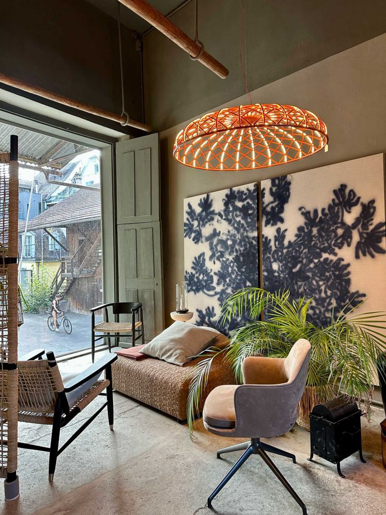 Im Ausstellungsraum von «Annex-HOME» werden Werke von Sabine de Spindler gezeigt.