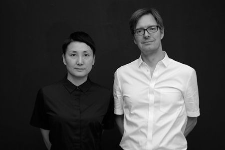 2000 von den beiden Architekten Kyoko Inoda und Nils Sveje in Kopenhagen gegründet. Drei Jahre später verlegten sie ihren Firmensitz nach Mailand. Sie befassen sich hauptsächlich mit dem Designen von Möbeln, aber auch von Produkten, die im Bereich Medizin, Transport und Elektronik angesiedelt sind. Ihr Stil ist minimalistisch und vereint oft ein hohes Mass an zeitgenössischer Technologie. Inodasveje. 