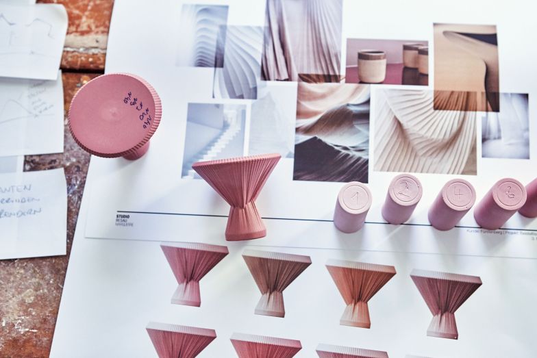 Porzellan ist mehr als ein Tafelservice: Für die Produktion des Beistelltischs «Plisago» wurde eigens eine spezielle Software entwickelt.