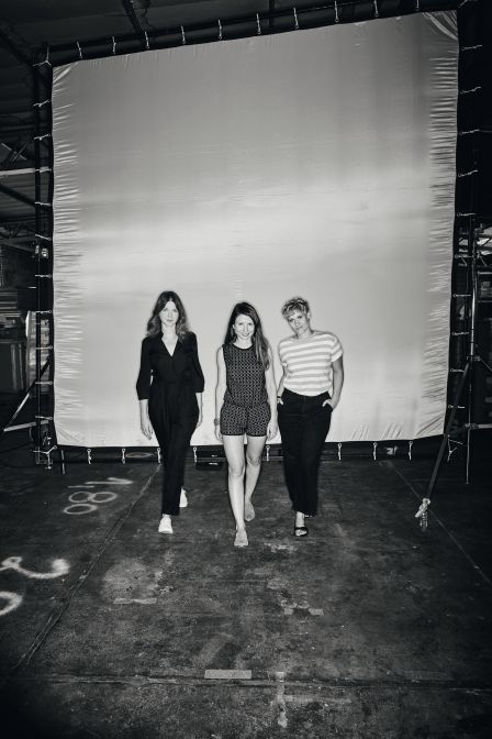 Pauline Junglas, Carolin Kutzera und Dagmar Marsetz (v.l.) sind die kreativen Köpfe hinter dem charakterstarken Polstermöbelprogramm von Bretz.