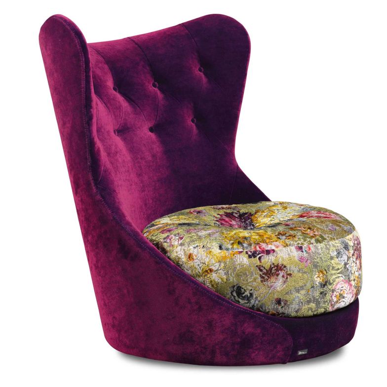 Beim Sessel «Coco Island» wird schnell klar, wie geschickt das 130-jährige Unternehmen die Traditionen deutscher Qualitäts-Polstermöbel mit heiterem Design zusammenbringt. 