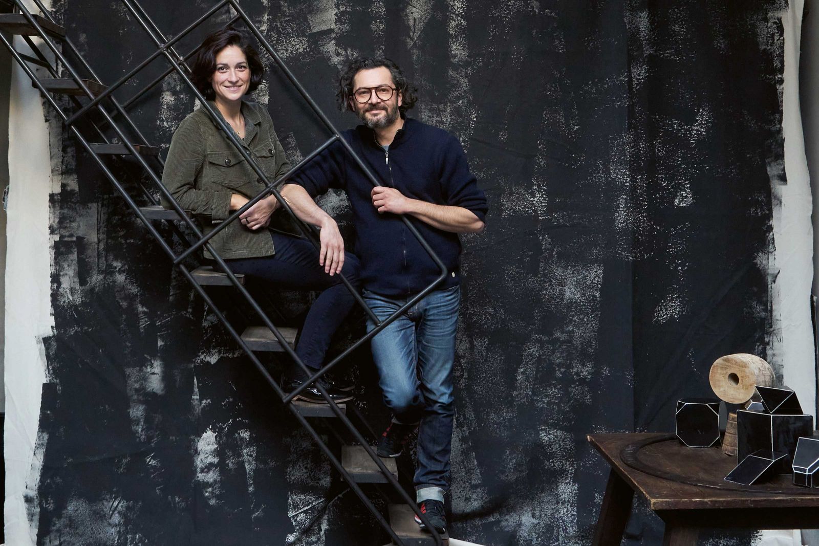 Caroline Ziegler und Pierre Brichet stammen beide aus den Savoyen und gestalten seit rund acht Jahren zusammen Möbel, Leuchten und Wohnaccessoires.