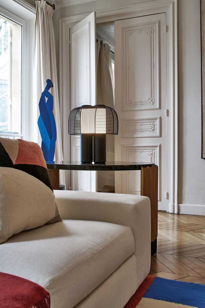 Fast schon ein Klassiker ist die Leuchte «Yasuke». Ihr Licht lässt sich in verschiedenen Lichtfarben und -stärken einstellen. So kann man das Licht je nach eigener Stimmung individuell anpassen.