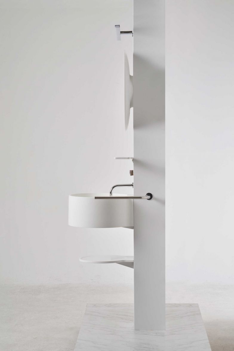 Eines für alles: Für einen koreanischen Hersteller entwickelten die beiden Designer ein freistehendes Badmodul, das die Integration eines kompletten Waschtischs mitten im Raum ermöglicht. Sie erhielten dafür kürzlich einen IF Design Award.