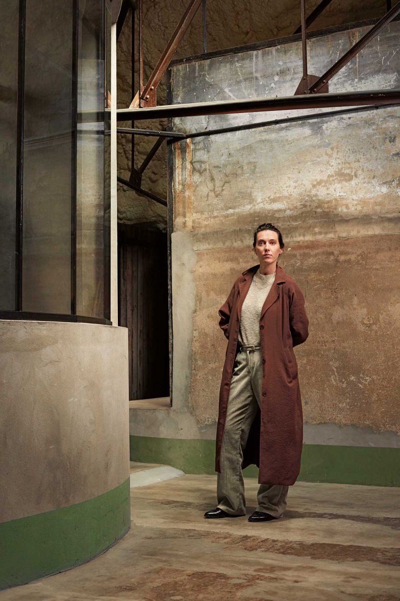 Die Designerin studierte in Eindhoven Design mit der Spezialisierung «Man and Well-Being». Auch für sich selbst hat sie als Devise, dass sie sich mit allem, was sie tut, wohlfühlen will. Damit strahlen sie wie auch ihre Entwürfe eine grosse Souveränität aus. Foto Alexander Popelier.