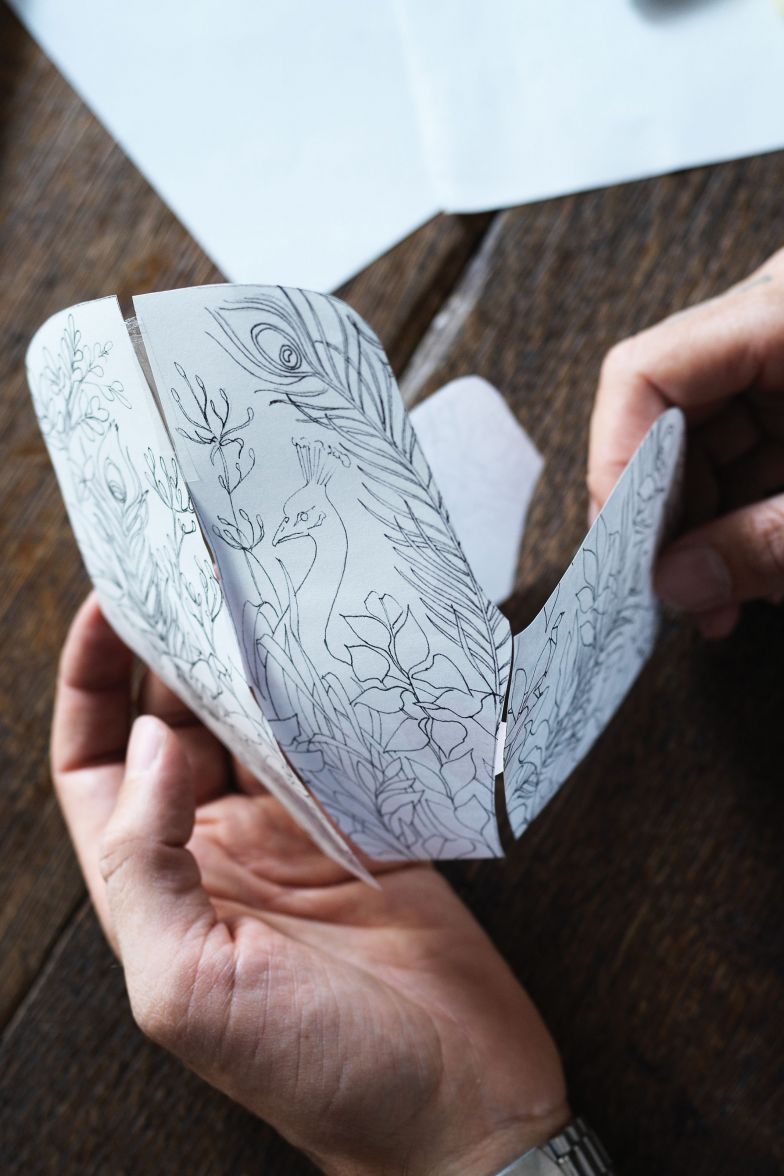 Von der Zeichnung zum Sessel: Die Dreidimensionalität des fertigen Werkstücks bedenkt Christian Trzaska von Anfang an mit.