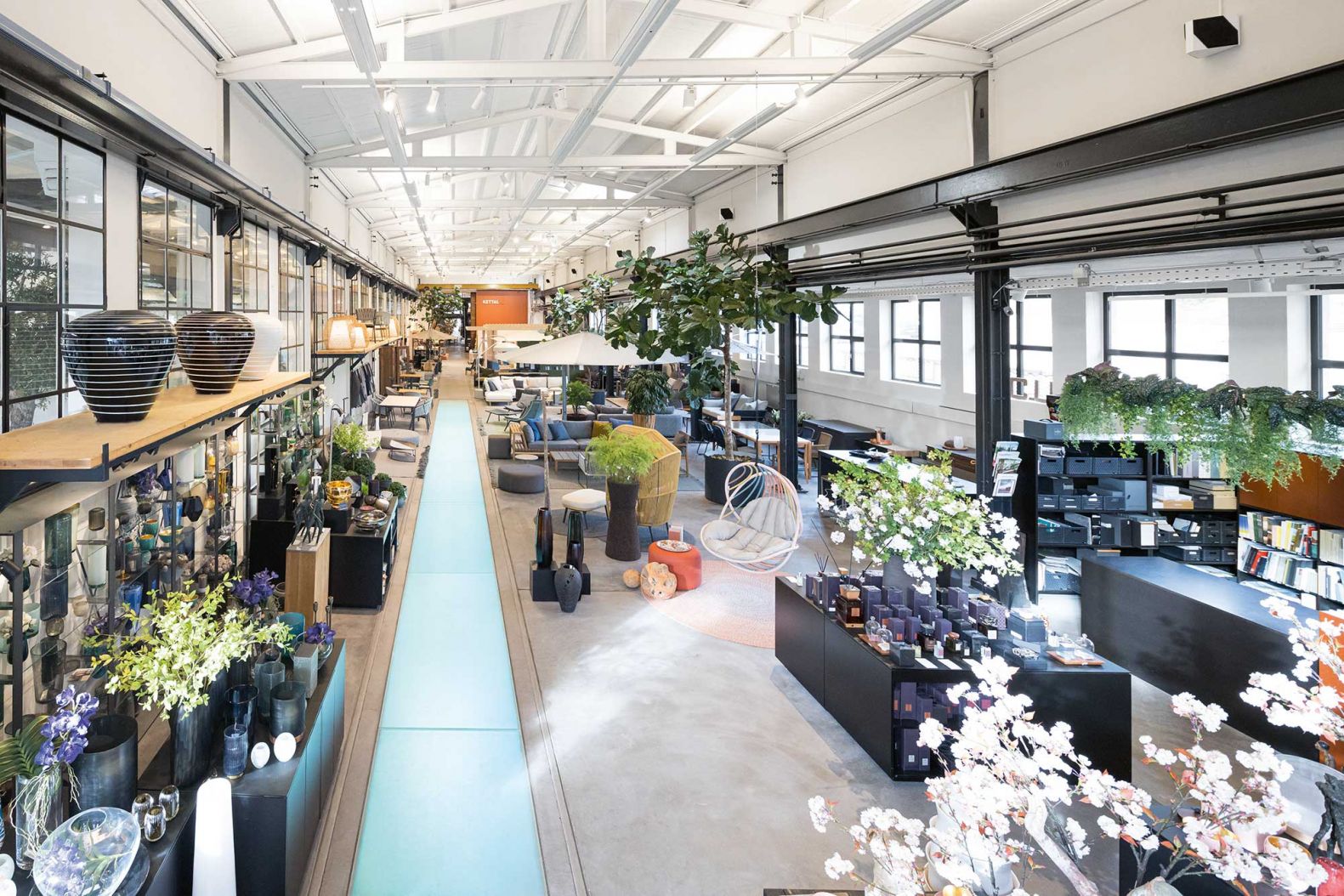 Wer erstmal nur schnuppern will: Der Showroom von Hauser Design ist virtuell 24 Stunden lang unter hauserdesign.ch/showroom geöffnet.