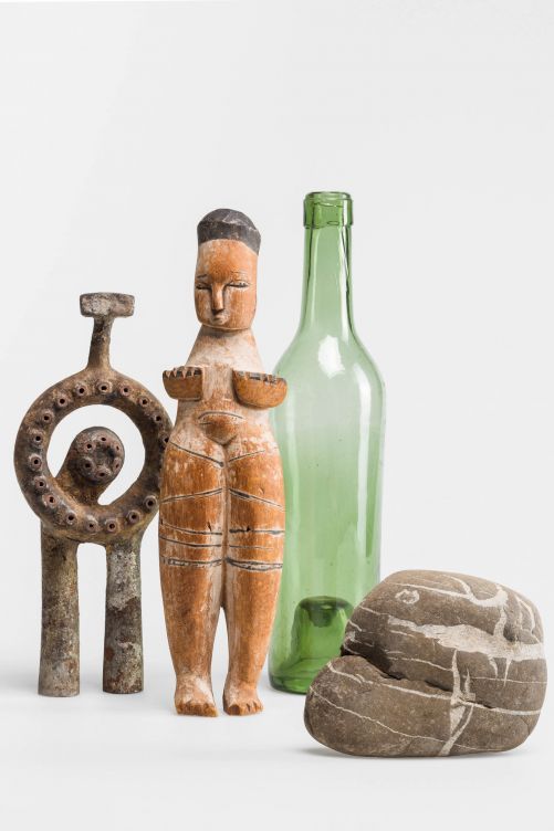 Le Corbusier sammelte viele Dinge. Seine Leidenschaft zeigt sein breites Interessensspektrum. Unter anderem begeisterte er sich für Volkskunst und Objekte aus der Natur.