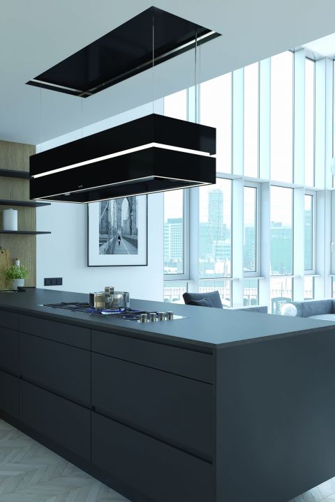 Das Unternehmen Wesco mit Hauptsitz im aargauischen Wettingen deckt die drei (Lüftungs-)Bereiche Küche, Wohnung und Schule/Büro ab. Das Hauptaugenmerk liegt dabei seit 1986 auf dem Bereich der Küchenlüftungen. Modell «Berbel Skyline Edge» lässt sich bequem per Fernbedienung steuern und in der Höhe individuell positionieren.