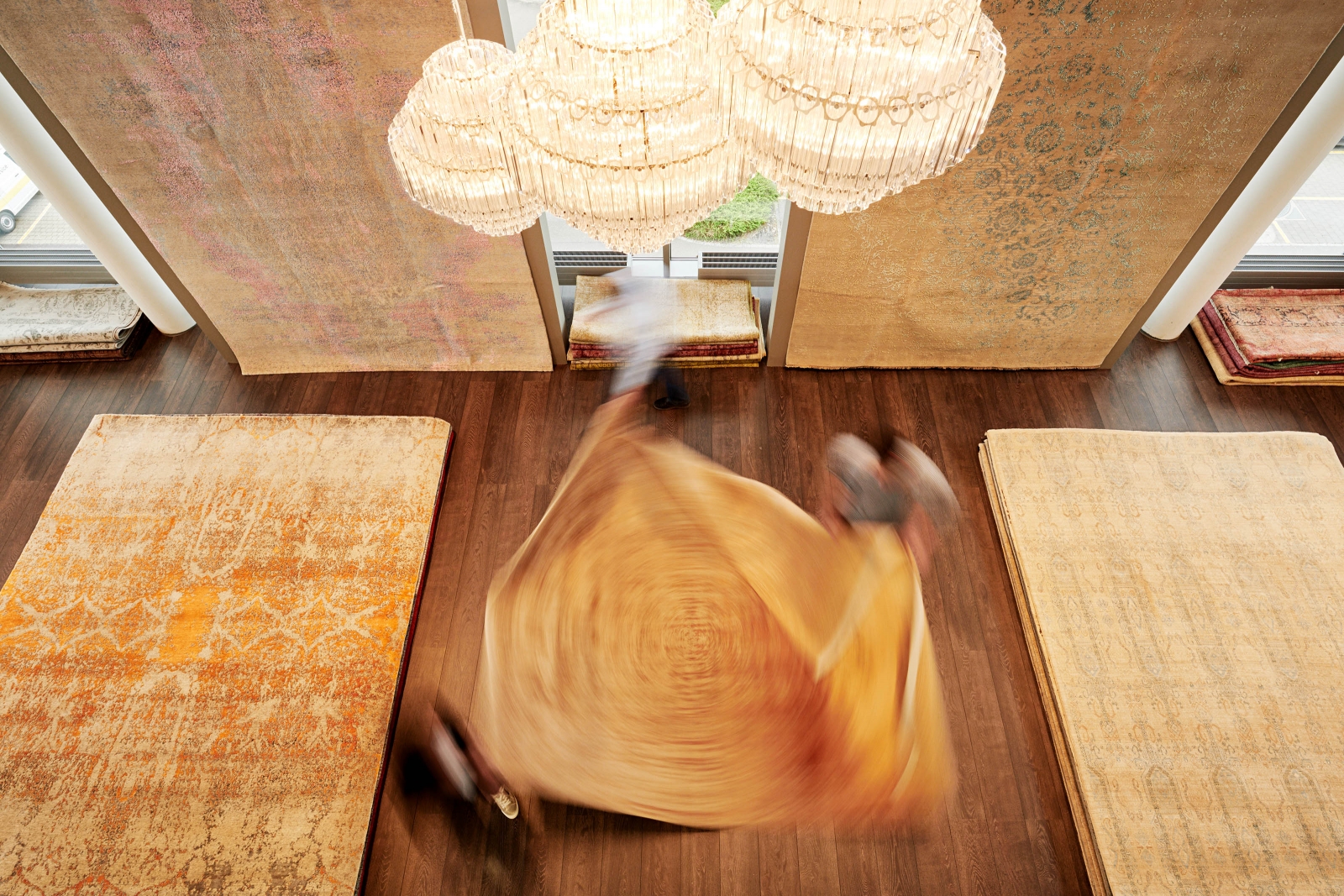 Neben dem Hauptstandort in Zürich führt das Familienunternehmen mittlerweile über zehn Filialen in der Schweiz und in Deutschland. Im Bild: Negra Carpet & Home bei Möbel Schubiger in Regensdorf.