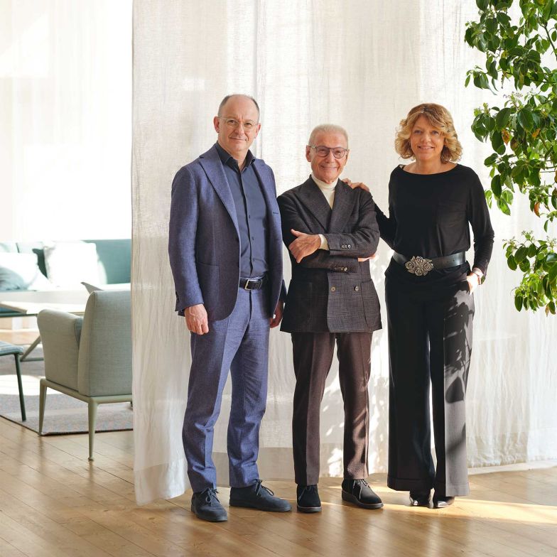 In zweiter Generation: Firmengründer Stefano Levrangi prägt bis heute die Material- und Produktionskompetenz, Sohn Marco verantwortet als CEO die strategische Weiterentwicklung der Marke, Elisa Crescini leitet den Bereich Human Resources.