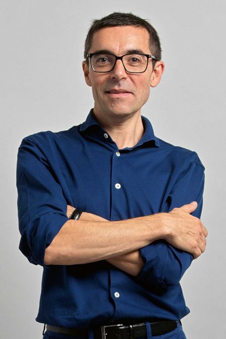 Patrick Jouins Zusammenarbeit mit dem italienischen Möbelhersteller begann im Jahr 2013. Mit den Familienmitgliedern pflegt er einen freundschaftlichen Umgang – sei es mit Firmengründer Mario Pedrali oder den CEO's Monica und Giuseppe Pedrali, die das Unternehmen in zweiter Generation leiten. Beschränkte sich das Portfolio anfangs auf schmiedeeiserne Stühle für den Outdoorbereich, bietet es heute ein breites Spektrum an Möbeln, Leuchten und Accessoires für drinnen und draussen.  Foto: Thomas Duval