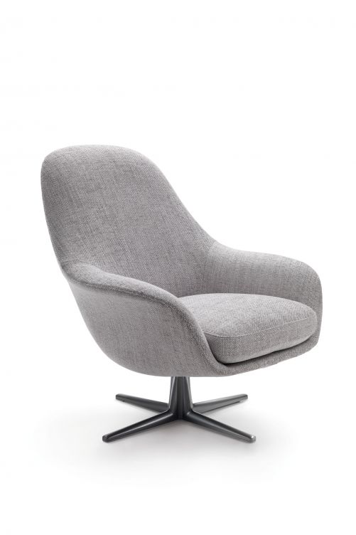 ... wie auch Sessel «Sveva Soft», den es neu in komplett gepolsterter Version gibt.