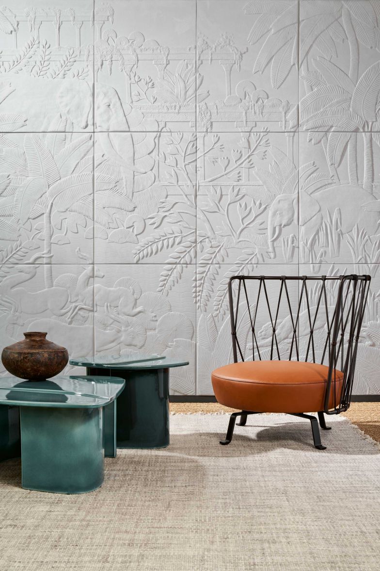 In Szene gesetzt: Jede Kollektion und jedes Motiv, wie hier «Between Rivers», wird vom Unternehmen wohnlich in Szene gesetzt und fotografiert, so dass man sich vorstellen kann, wie ein Wandbelag in den eigenen vier Wänden wirken kann.