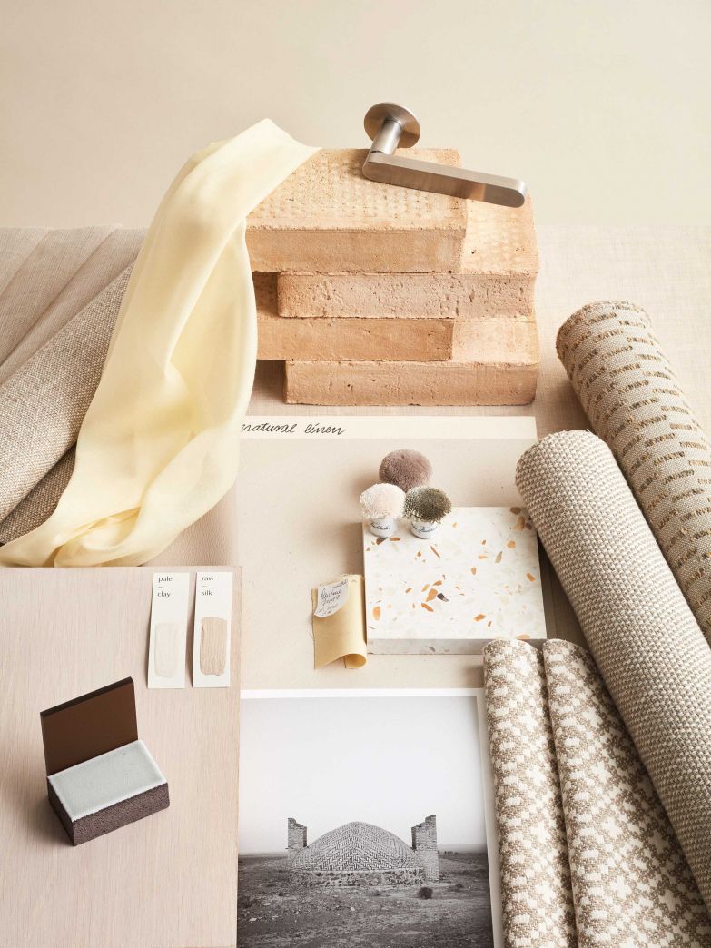 Jacquardgewebe, ein transparenter Voile mit Baumwolloptik, Bezugsstoffe aus Naturfaser oder Wollsatin – mit der hochwertigen Kollektion lassen sich ganze Räume ausstatten.