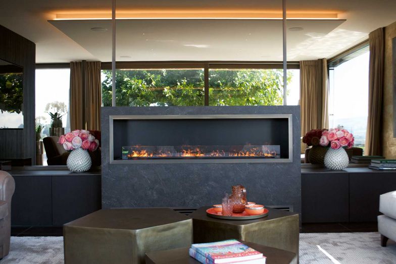 Zu den Dienstleistungen von AL LAGO INTERIORS gehören Gesamtlösungen und Projektplanungen im Innen- und Aussenbereich, Innenarchitektur, Bauherrenbegleitung sowie Umbauten und Renovationen. Referenzen und Kompetenzen siehe al-lago.ch.