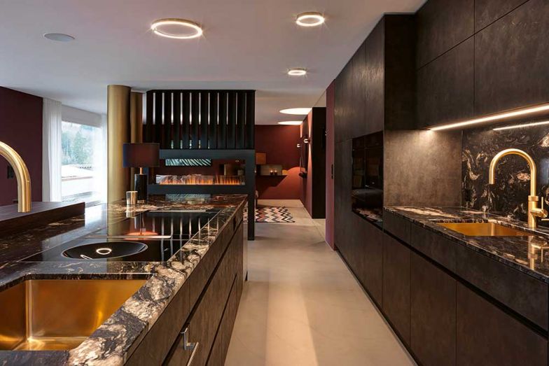 Zu den Dienstleistungen von AL LAGO INTERIORS gehören Gesamtlösungen und Projektplanungen im Innen- und Aussenbereich, Innenarchitektur, Bauherrenbegleitung sowie Umbauten und Renovationen. Referenzen und Kompetenzen siehe al-lago.ch.