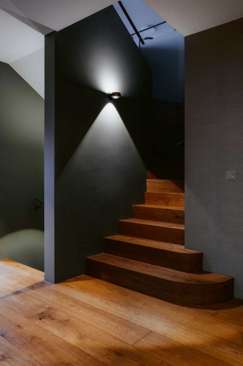 Zu den Dienstleistungen von AL LAGO INTERIORS gehören Gesamtlösungen und Projektplanungen im Innen- und Aussenbereich, Innenarchitektur, Bauherrenbegleitung sowie Umbauten und Renovationen. Referenzen und Kompetenzen siehe al-lago.ch.