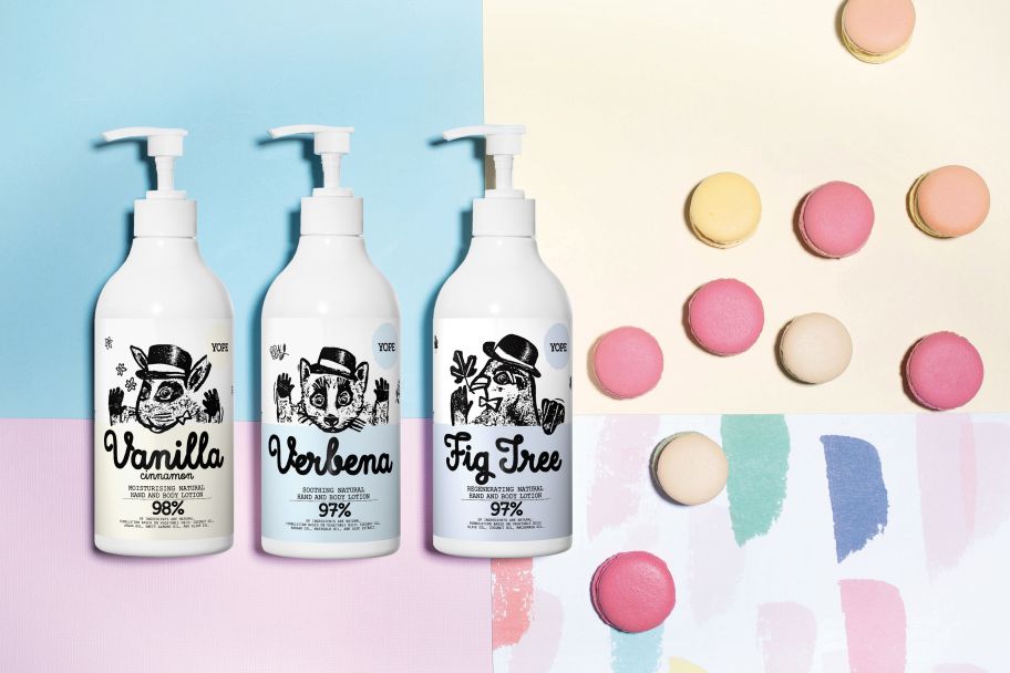 Die Bodylotions für den täglichen Gebrauch in den Sorten Feige, Vanille & Zimt und Verbene bestechen durch drei Merkmale: Sie bestehen zu über 90 Prozent aus natürlichen Inhaltstoffen, duften erfrischend und sind in ansprechend designten Pumpspendern erhältlich. Yope.