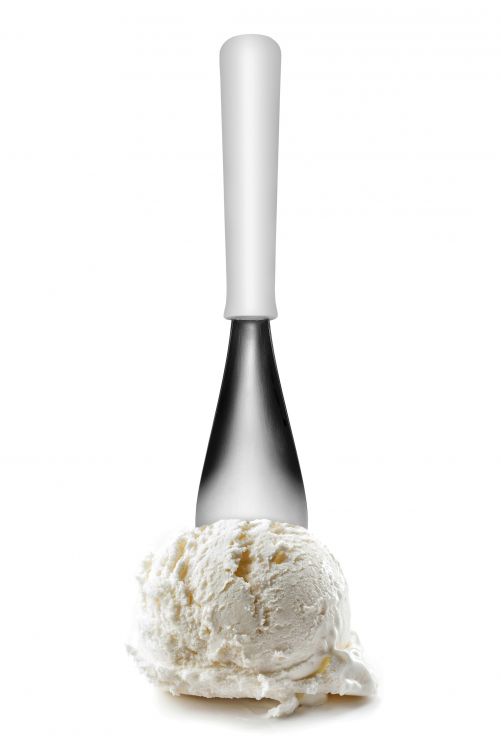 Für den Eislöffel «Spal» vereint Giulio Iacchetti reduziertes Design und funktionelle Eigenschaften. «Spal» ist aus Titan gefertigt, dessen Leichtigkeit, geringe Wärmeleitfähigkeit und antibakterielle Eigenschaften sich bestens für Lebensmittel eignen. Alessi.