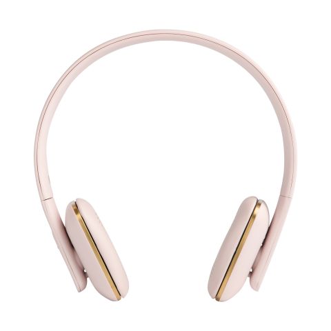 Jeder hat schon einmal wegen lauter Telefonate im Zug die Faust in der Hosentasche geballt. In Zukunft völlig überflüssig. Die Bluetooth-Kopfhörer «Ahead» blenden unerwünschte Geräusche aus und spielen Lieblingsmusik ein. In den klassischen Farbtönen Schwarz, Weiss und Grau oder in trendigen Kolorierungen wie Soft Coral, Plum, Blue und Dusty Pink. Kreafunk.