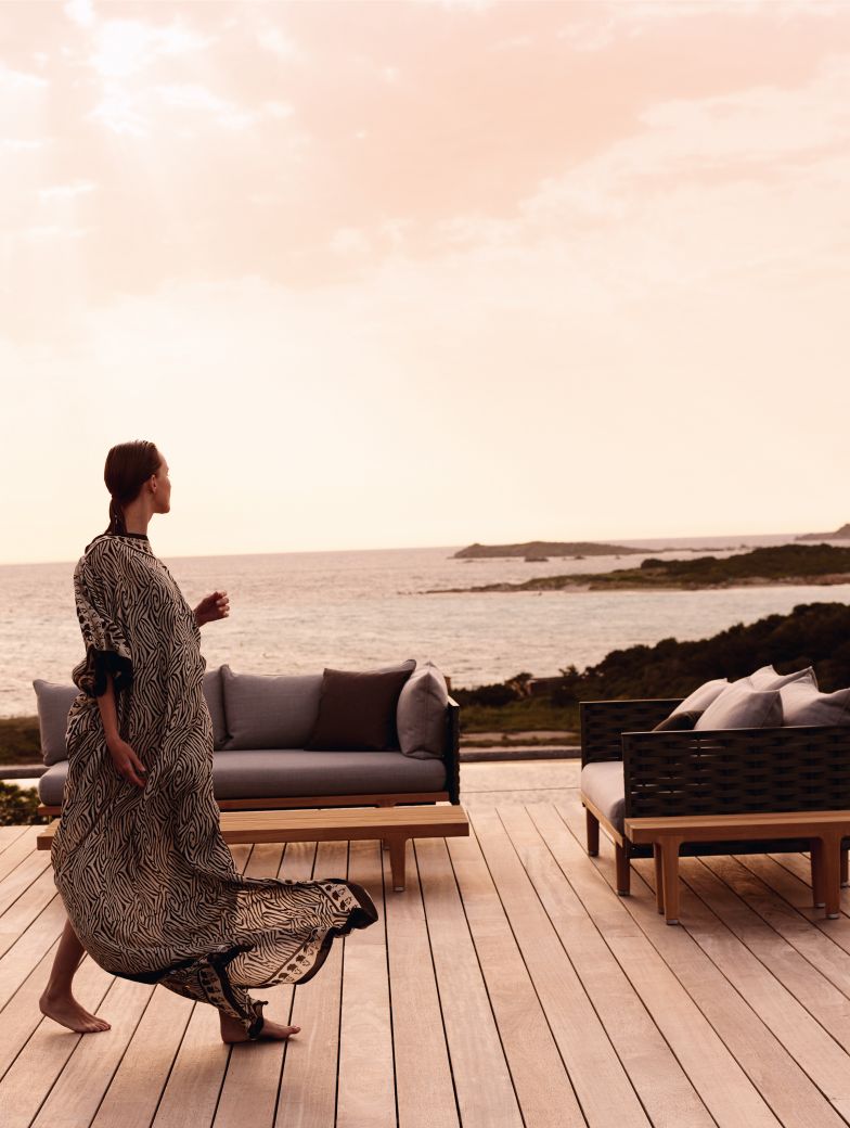 Die einzigartigen Destinationen der «Tour de Monde» bieten nicht nur Inspiration für neue Kollektionen, sondern auch stimmungsvolle Kulissen für die jeweiligen Fotostecken. In diesem Jahr fand das Shooting auf Korsika statt.