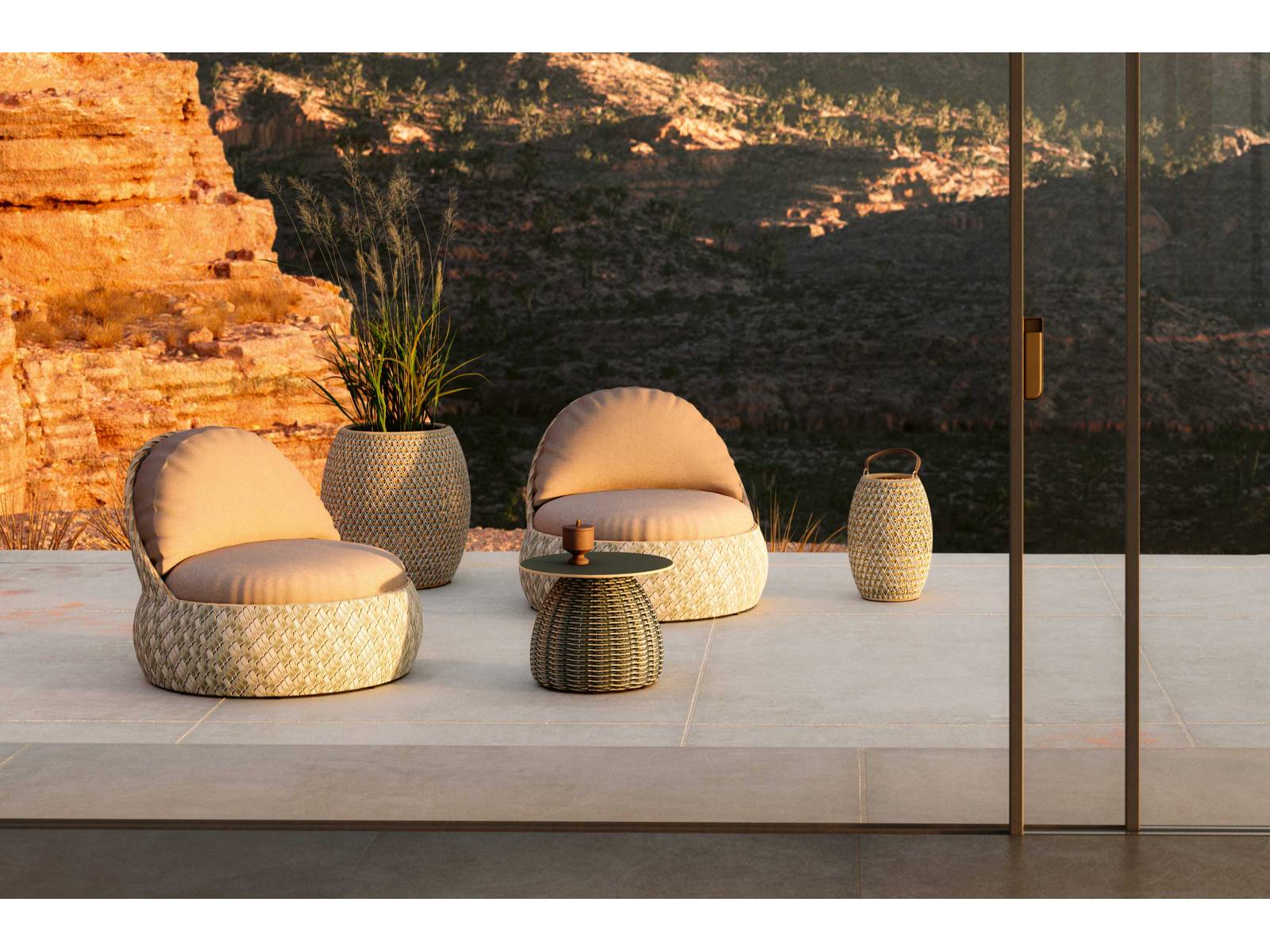 Die vielseitige Kollektion Dala, von Stephen Burks für die deutsche Marke Dedon entworfen, zeichnet sich durch ihren patentierten Flechtstil aus und ist neu in fünf Farbvarianten erhältlich. Es ist nur eine von vielen Kollektionen namhafter Hersteller, die bei Hauser Design ausgestellt werden: Auf rund 7000 Quadratmetern findet man hier Inspiration und aktuelle Trends zum Thema Gartendesign. HAUSER DESIGN.