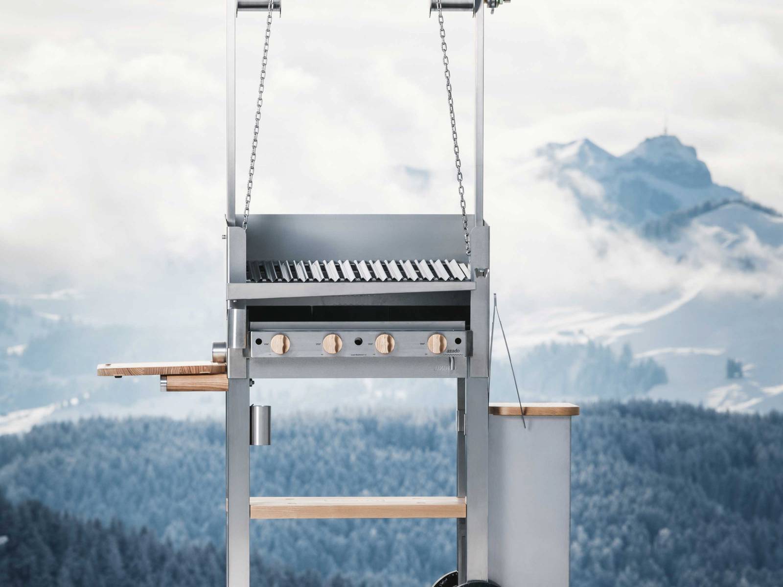 Schon bei den ersten wärmenden Sonnenstrahlen lockt uns die Aussenküche «El Rey» ins Freie und setzt unserer Kochfantasie keine Grenzen. Ob Grillrost, Keramikplatte oder Kühlschrank, die bei diversen Ausführungsvarianten wählbar sind – ganz nach Kundenwunsch lässt sich die hochwertige, gasbetriebene Küche mit allen Komponenten ausstatten, die das Herz eines Outdoor-Kochs höherschlagen lässt. AZADO.