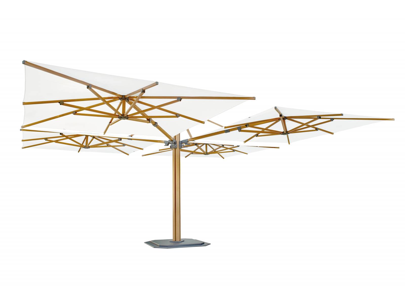 Der Sonnenschirm «Marbella» ist kein saisonales Wegwerfprodukt, sondern ein Stück fürs Leben. Die vier quadratischen Freiarmschirme lassen sich mit einem Kurbelantrieb individuell aufspannen. Wenn alle Schirme geöffnet sind, beträgt die schattige Fläche 40 Quadratmeter. Hunn.