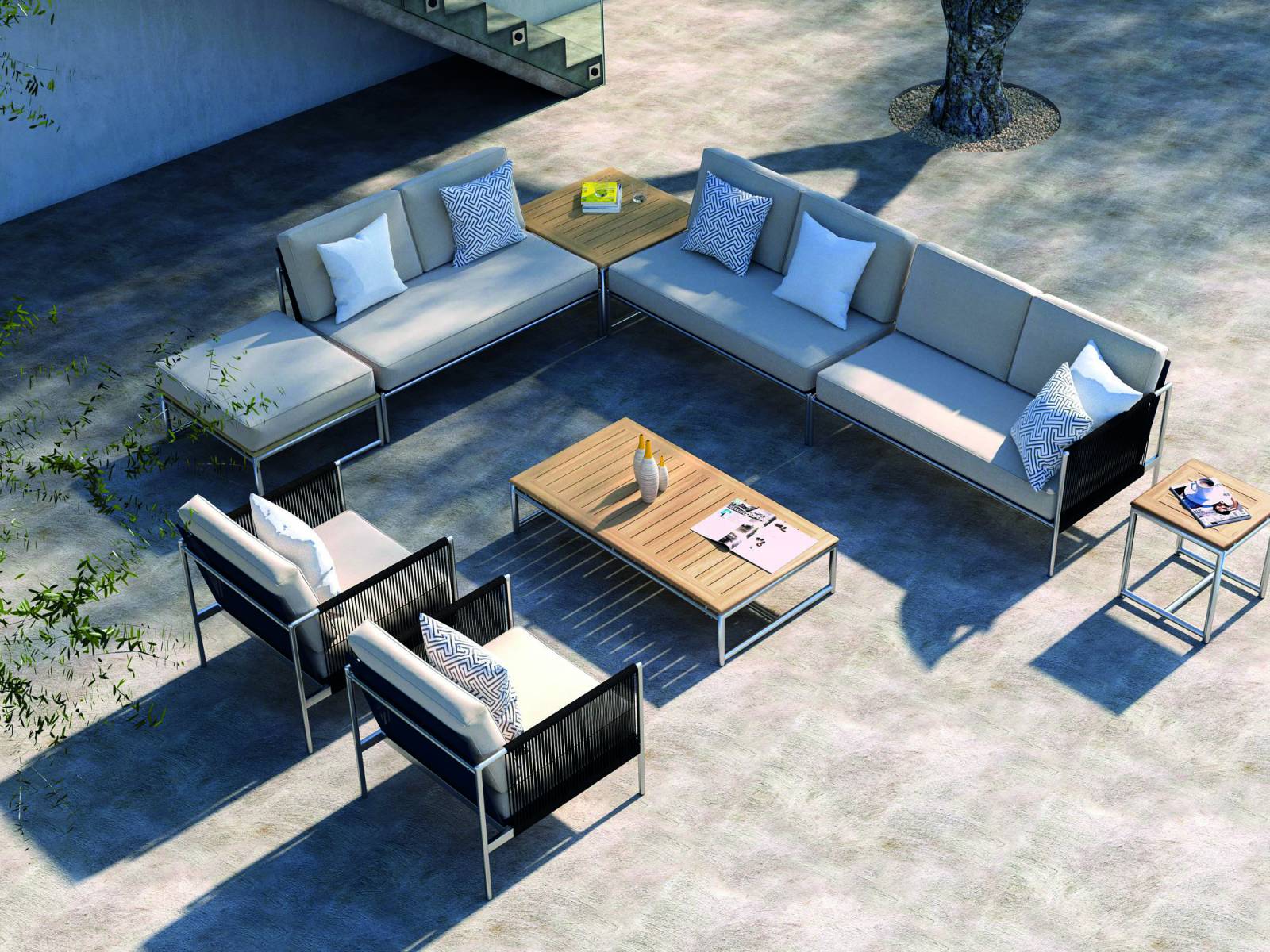 Für «Kit» wurden gleich drei wetterfeste, speziell für den Aussenbereich entwickelte Materialien miteinander kombiniert: Chromstahl, Nylon-Webseil und ein spezieller Outdoor-Kissenbezug. Das modulare Loungesofa lässt sich individuell zusammenstellen, dazu stehen drei unterschiedliche Couchtische zur Auswahl. Möbel Egger.