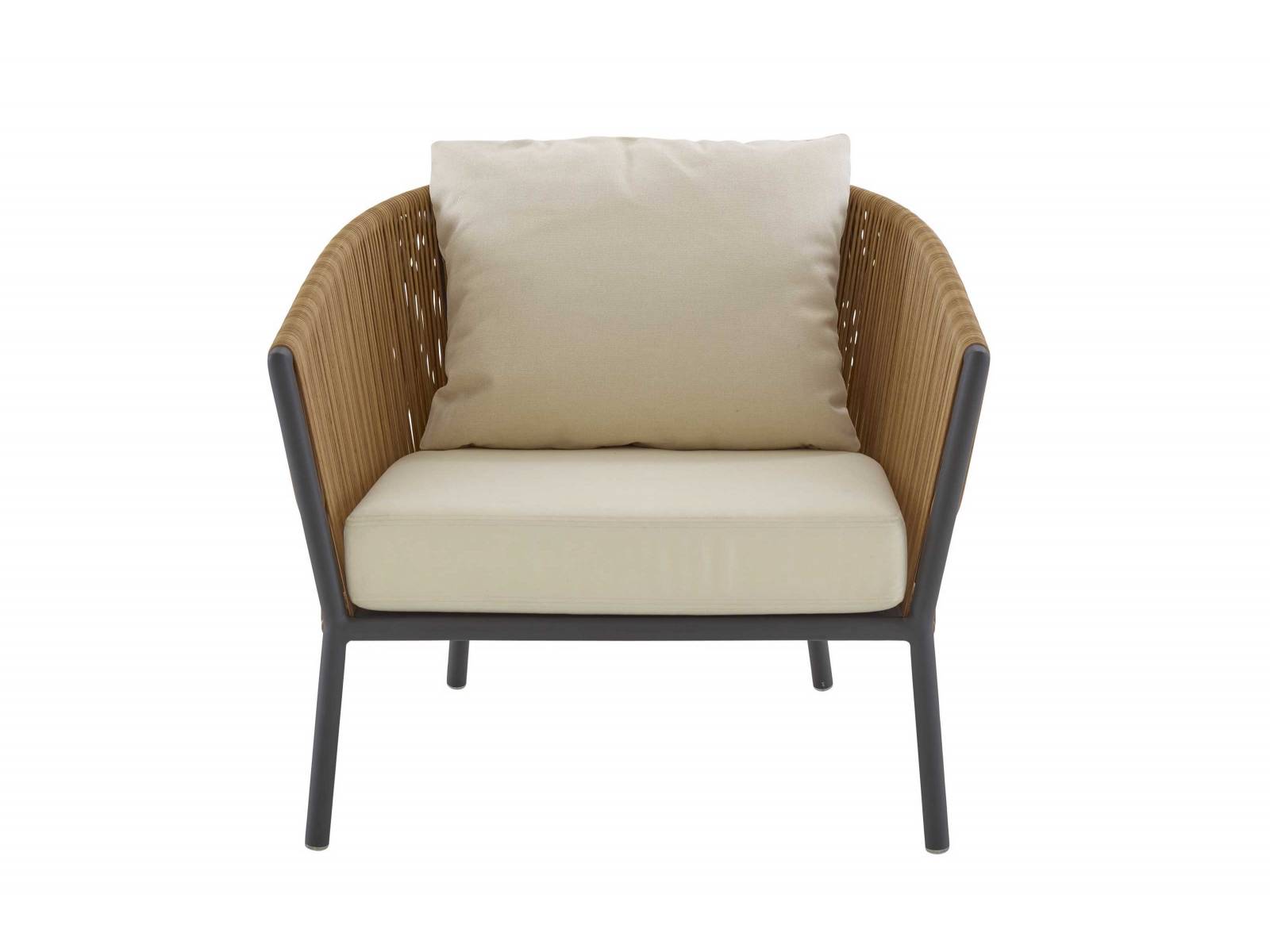 «Lapel» heisst der neue Armlehnstuhl des Designertrios Busetti Garuti Redaelli. Übersetzt bedeutet es Aufschlag, wie z.B. bei einem Jackenkragen. Dieses Gestaltungsmerkmal wurde beim Sessel übernommen, indem die umlaufende Rücken- und Armlehne nach aussen gelegt wurde. LIGNE ROSET.