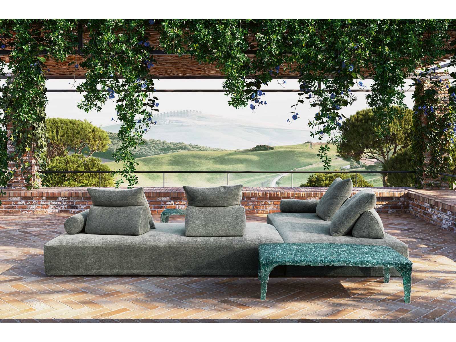 Francesco Binfaré übersetzt orientalische Entspannungs­kultur in ein modulares Konzept, das mit Edras ­«Gellyfoam»­-Polsterung und frei arrangierbaren Kissen spielt. Hier verschmelzen Design und Funktion zu einer Einladung, den Aussenraum neu zu denken. Edra.