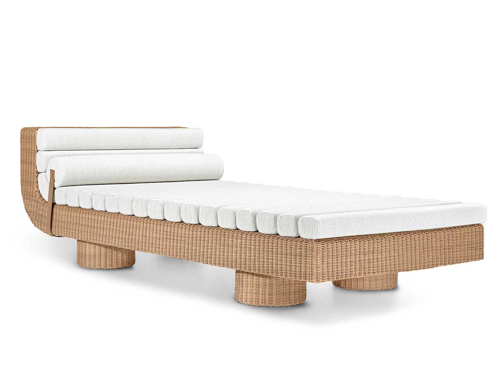 «Pantalica» ist eine Symbiose aus archaischer Formen­sprache und zeitgenössischem Design. Elisa Ossino schafft mit dieser Kollektion eine Brücke zwischen Primitivismus und Moderne. Die Liege, zwei Couchtische, ein Hocker und ein Teppich bilden ein ­skulpturales wie auch funktionales Ensemble. Molteni.