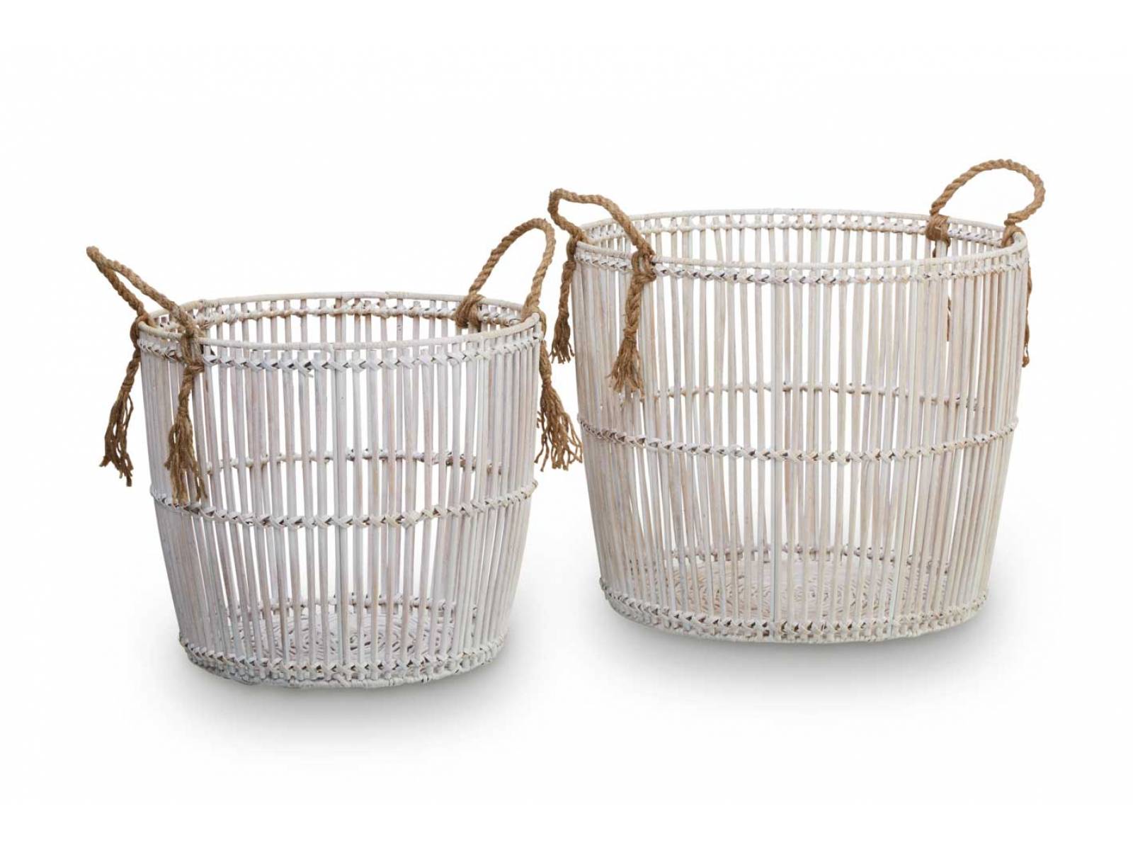 Das Korbset ist nicht nur ein attraktives Accessoire, hier können auch Pooltücher und Badekleider verstaut werden. Im Winter muss das Geflecht nicht in Keller oder Schuppen verschwinden, sondern kann auch im Indoor-Bereich platziert werden. DO IT GARDEN.