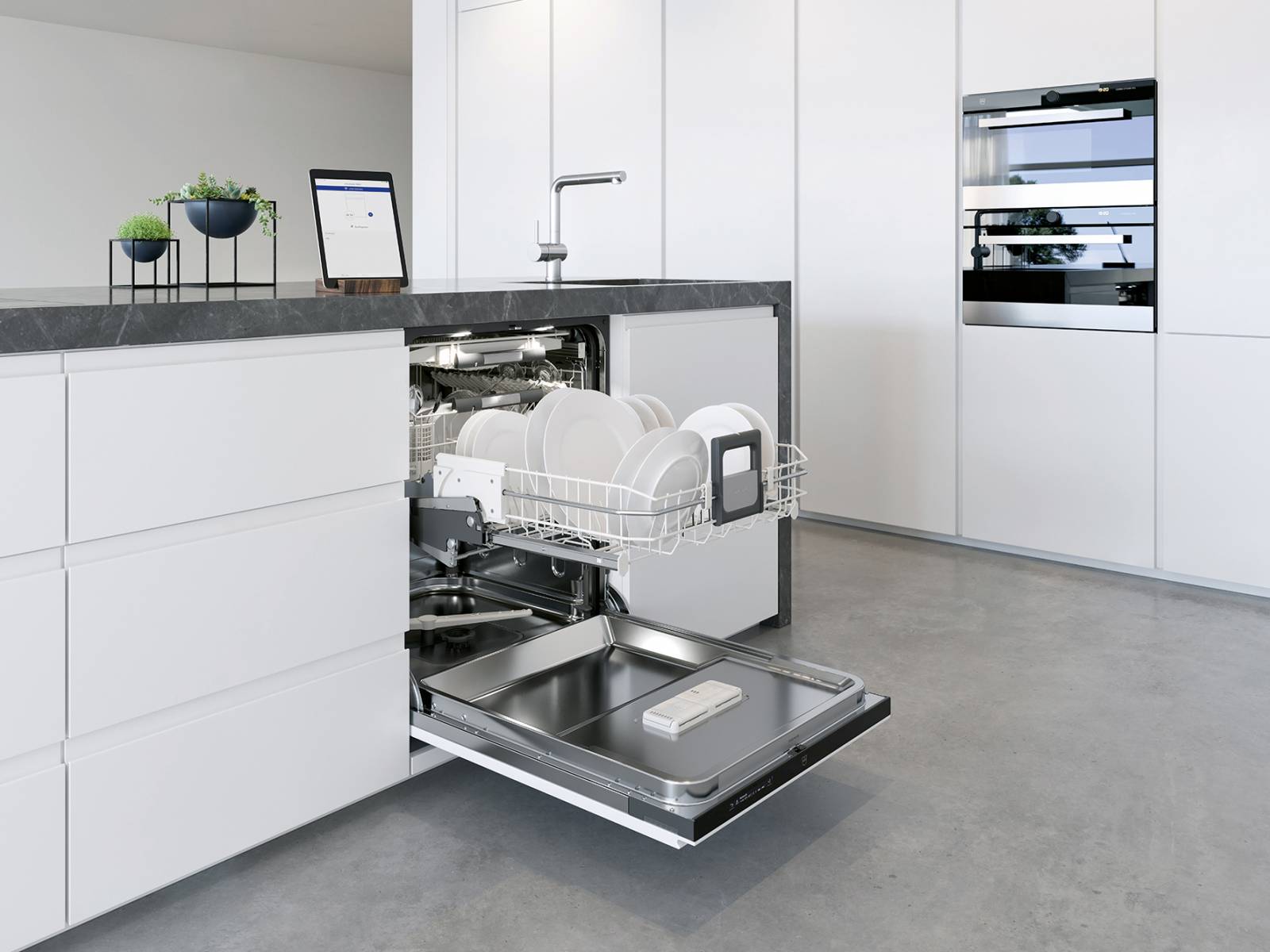 Bücken war einmal – denn bei der neuen Geschirrspüler-Linie ist Geschirr-Ausräumen dank Opti-Lift rückenschonend und bequem. Dabei wird der Unterkorb beim Herausziehen auf Hüfthöhe angehoben und Teller, Platten sowie Pfannen können ohne Anstrengung entnommen werden. V-Zug.
