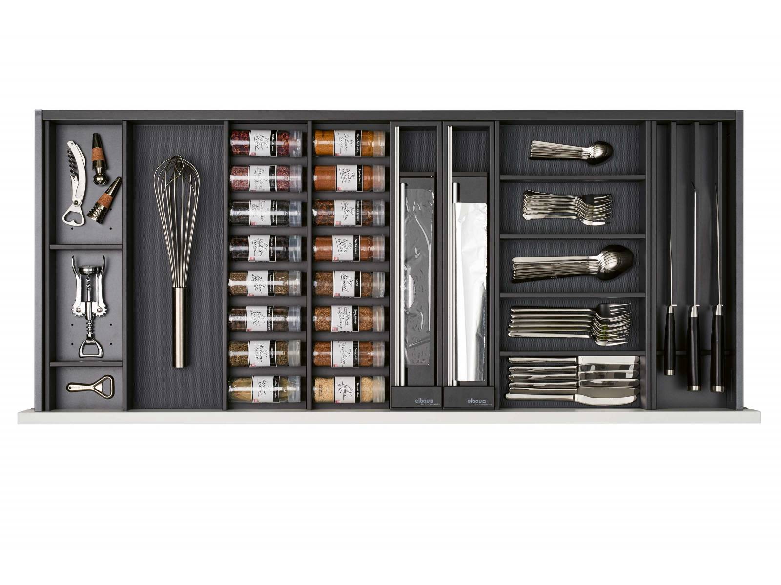 Ordnung muss sein — auch in der Küchenschublade. Mit dem innovativen Einteilungssystem von Elbau ist das gar nicht schwer. Ein Schubladenkonfigurator erleichtert das Zusammenstellen der individuell stimmigen Einteilungen und lässt in aller Ruhe ausprobieren, überlegen und nochmals umstellen. ELBAU.
